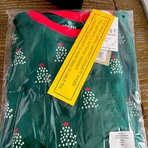 Honest company pine pajamas size medium 10 NEW